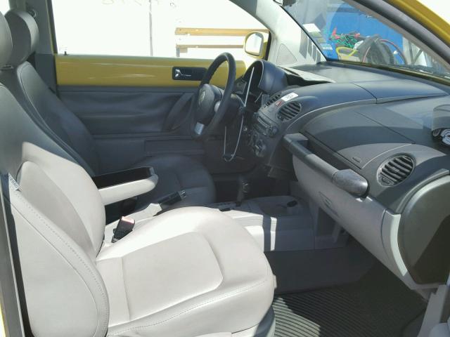 3VWRW31C36M413940 - 2006 VOLKSWAGEN NEW BEETLE 黄色 照片 5