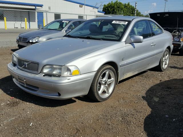 YV1NK53D31J026058 - 2001 VOLVO C70 TURBO SILVER photo 2