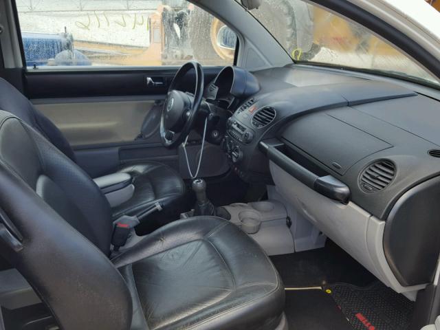 3VWDD21C6YM454804 - 2000 VOLKSWAGEN NEW BEETLE 白色 照片 5