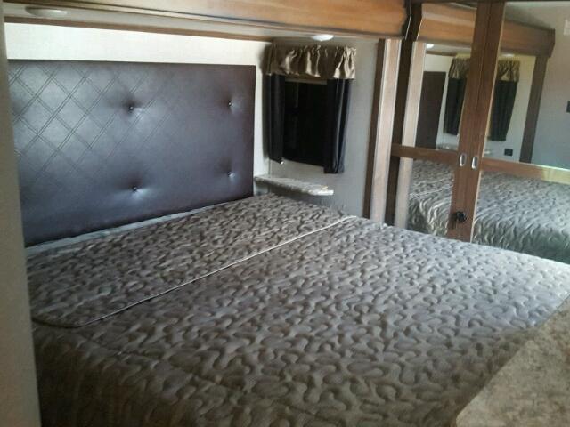 4YDF31026HA740891 - 2017 KEYSTONE MONTANA TWO TONE photo 9