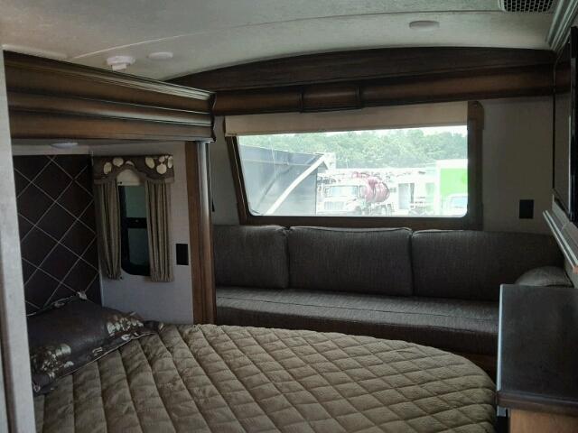 4YDF48121J4701444 - 2018 KEYSTONE MONTANA TAN photo 5