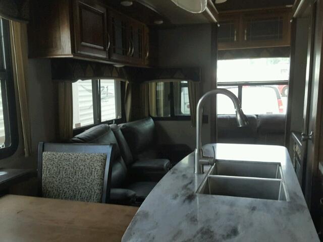 4YDF48121J4701444 - 2018 KEYSTONE MONTANA TAN photo 8