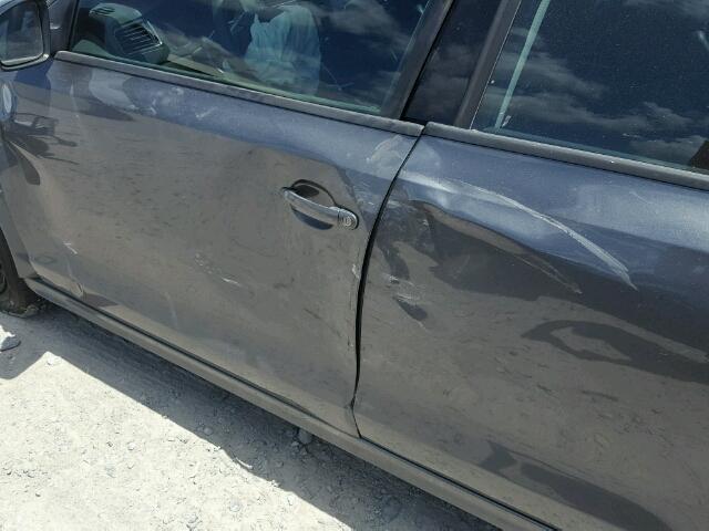 3VW2K7AJ7DM241198 - 2013 VOLKSWAGEN JETTA BASE ნაცრისფერი ფოტო 9