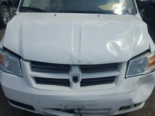 2D8HN44E99R657983 - 2009 DODGE GRAND CARA WHITE photo 7