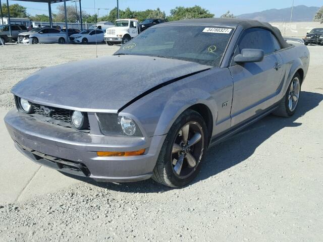 1ZVHT85H565218323 - 2006 FORD MUSTANG GT GRAY photo 2