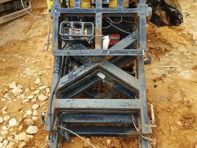 N0NV1N - 2005 FREIGHTLINER ATTENUATOR YELLOW photo 7