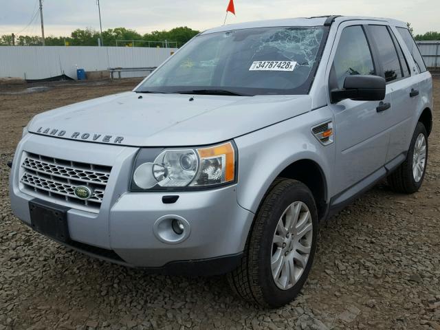 SALFS24N68H029062 - 2008 LAND ROVER LR2 SE TEC SILVER photo 2