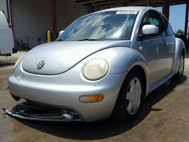 3VWCA21C9XM442245 - 1999 VOLKSWAGEN NEW BEETLE 银色 照片 2