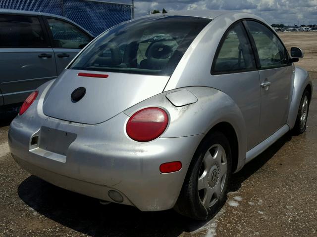 3VWCA21C9XM442245 - 1999 VOLKSWAGEN NEW BEETLE SILVER photo 4