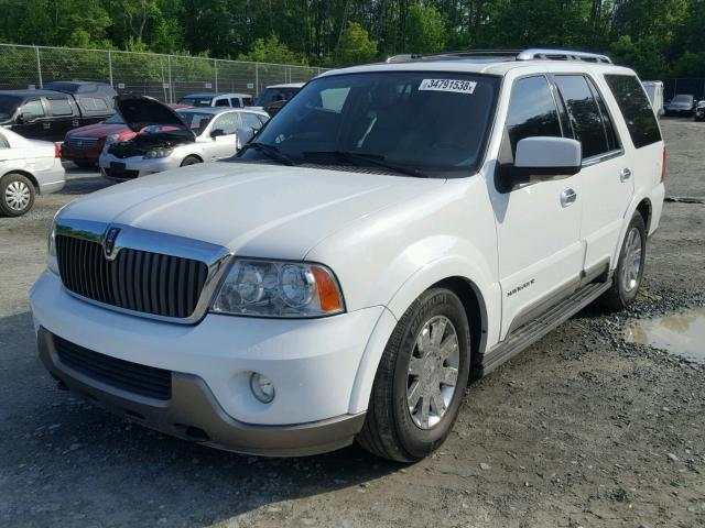 5LMFU28R44LJ30308 - 2004 LINCOLN NAVIGATOR WHITE photo 2