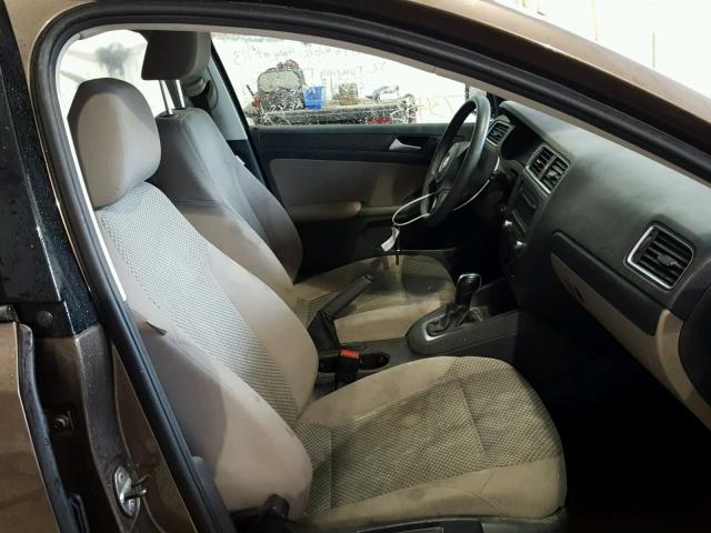 3VW2K7AJ8EM222421 - 2014 VOLKSWAGEN JETTA BASE 棕色 照片 5