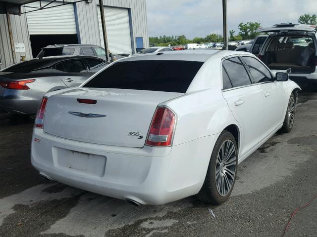 2C3CCABG6EH200618 - 2014 CHRYSLER 300 S WHITE photo 4