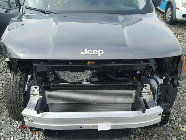 ZACCJBAB0HPG35263 - 2017 JEEP RENEGADE S ნაცრისფერი ფოტო 7