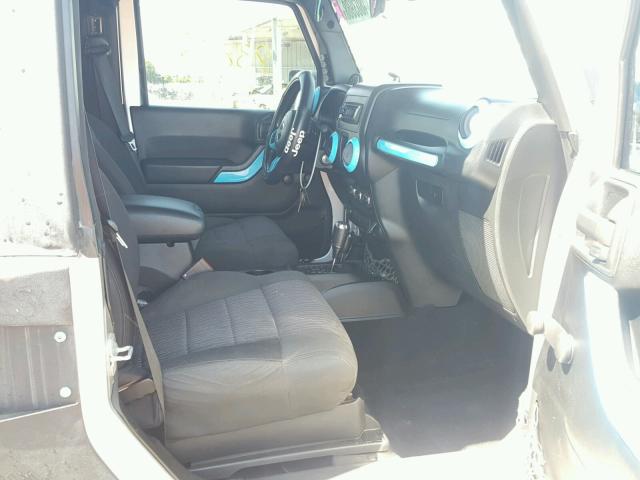 1J4GA2D11BL564763 - 2011 JEEP WRANGLER S SILVER photo 5