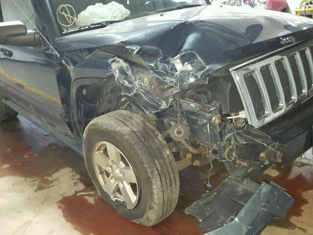 1J8HG48K37C562889 - 2007 JEEP COMMANDER GRAY photo 9