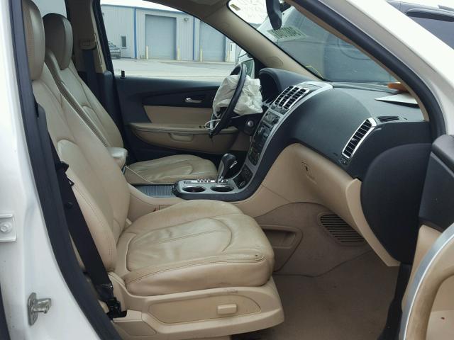 1GKLVMED4AJ180648 - 2010 GMC ACADIA SLT თეთრი ფოტო 5