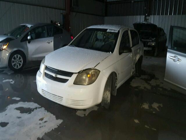 1G1AK58F687286727 - 2008 CHEVROLET COBALT LS WHITE photo 2