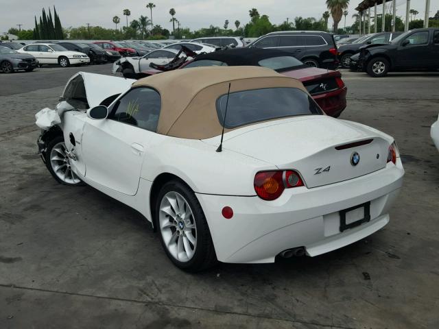 4USBT33504LS49146 - 2004 BMW Z4 2.5 WHITE photo 3