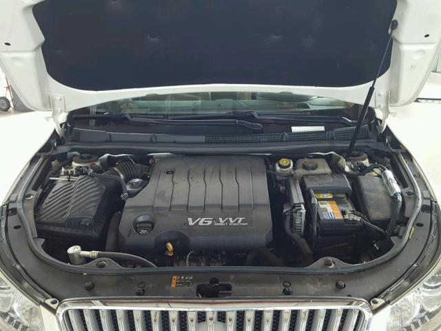 1G4GJ5E30CF314823 - 2012 BUICK LACROSSE T WHITE photo 7