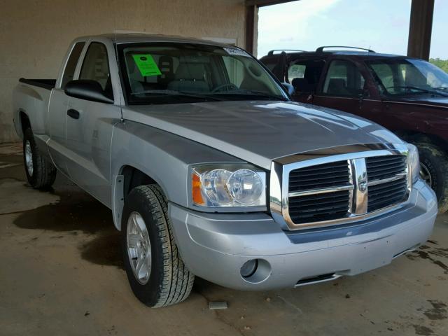 1D7HE42K96S581382 - 2006 DODGE DAKOTA SLT SILVER photo 1