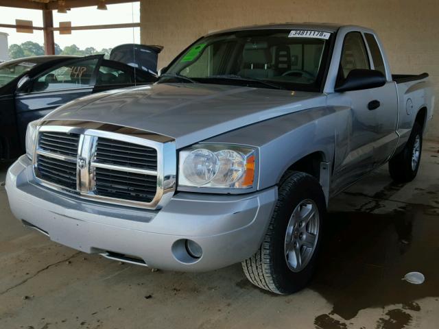 1D7HE42K96S581382 - 2006 DODGE DAKOTA SLT SILVER photo 2