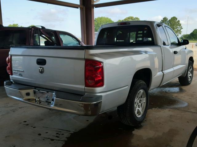 1D7HE42K96S581382 - 2006 DODGE DAKOTA SLT SILVER photo 4