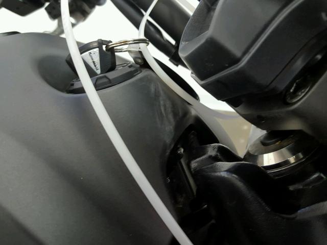 JKAENEB11GDA13186 - 2016 KAWASAKI EN650 B 黑色 照片 17