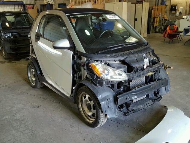 WMEEJ3BA5DK707035 - 2013 SMART FORTWO PUR WHITE photo 1