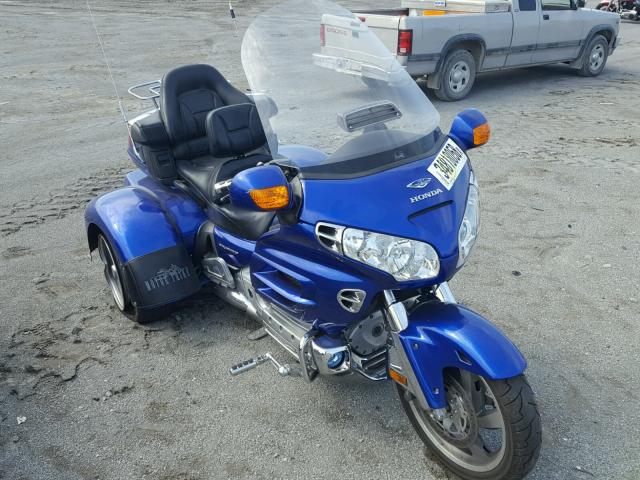 1HFSC47075A411710 - 2005 HONDA GL1800 BLUE photo 1