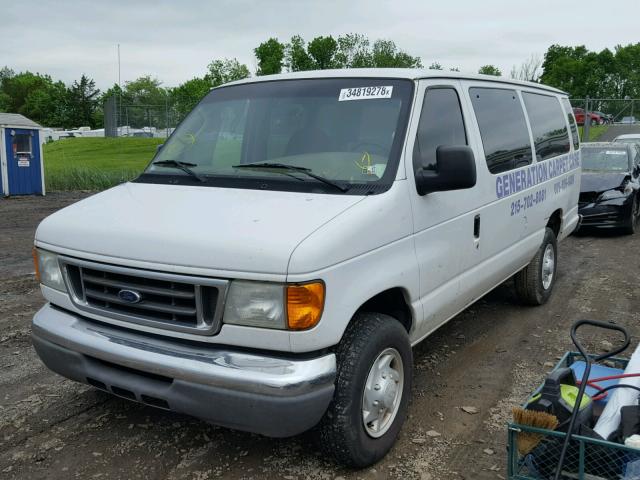 1FBSS31L24HB16986 - 2004 FORD ECONOLINE WHITE photo 2