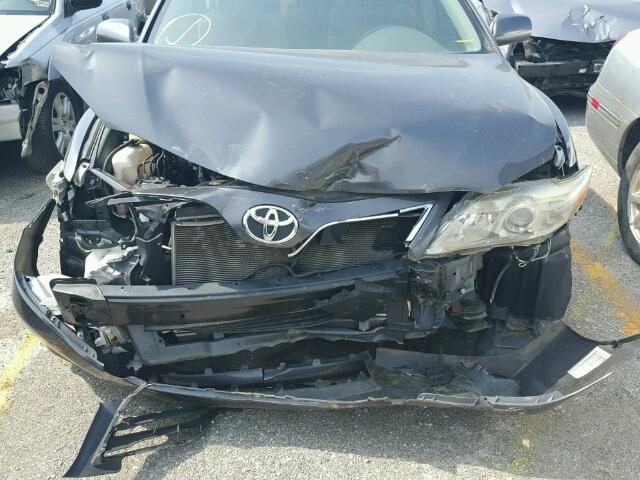 4T1BF3EK9BU665084 - 2011 TOYOTA CAMRY BASE GRAY photo 7