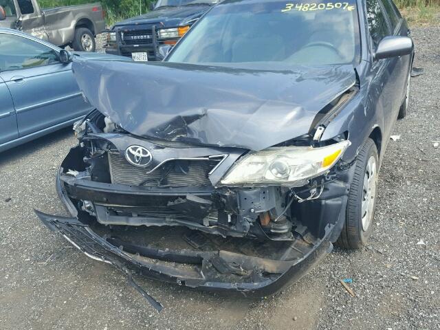 4T1BF3EK9BU665084 - 2011 TOYOTA CAMRY BASE GRAY photo 9