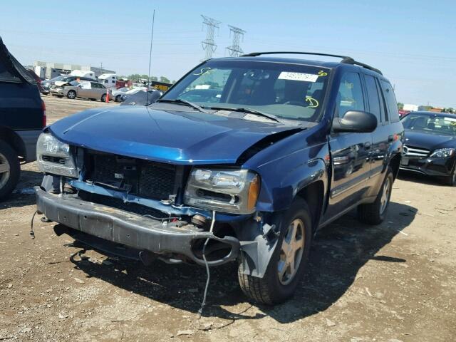 1GNDT13S522102484 - 2002 CHEVROLET TRAILBLAZE BLUE photo 2