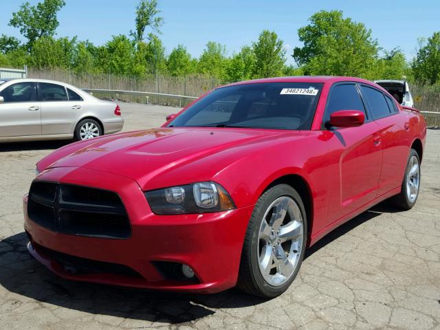 2C3CDXHG5CH126080 - 2012 DODGE CHARGER SX RED photo 2