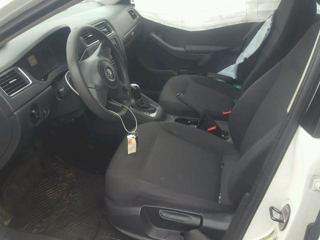 3VW2K7AJ0BM377797 - 2011 VOLKSWAGEN JETTA BASE 白色 照片 5