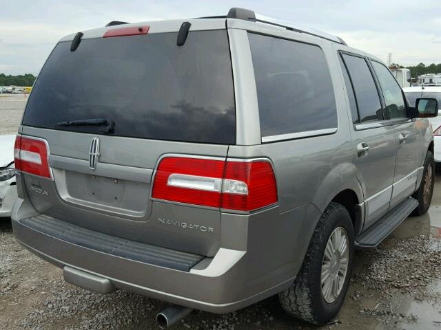 5LMFU27578LJ05309 - 2008 LINCOLN NAVIGATOR SILVER photo 4