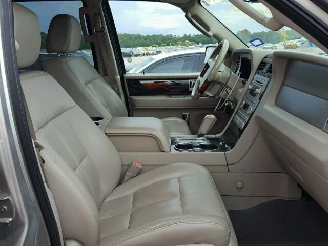 5LMFU27578LJ05309 - 2008 LINCOLN NAVIGATOR SILVER photo 5