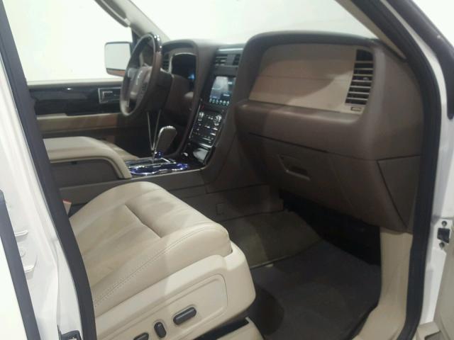 5LMJJ3HT9HEL13900 - 2017 LINCOLN NAVIGATOR WHITE photo 5