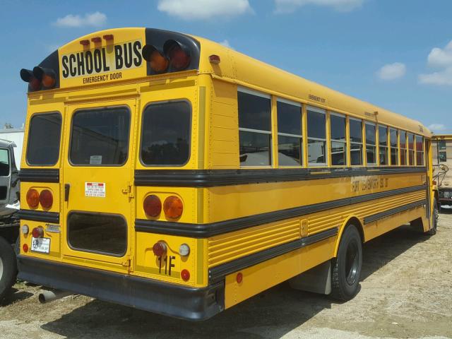 4UZAAXAL33CJ54560 - 2003 FREIGHTLINER CHASSIS FS ყვითელი ფოტო 4