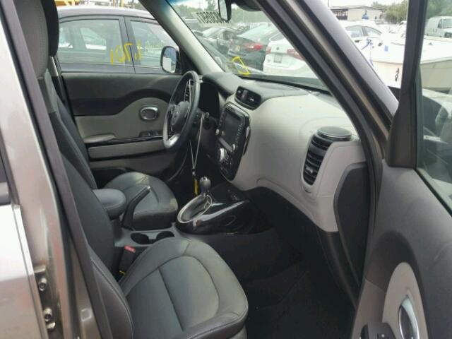 KNDJP3A51H7421403 - 2017 KIA SOUL + GRAY photo 5