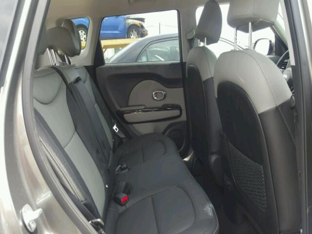 KNDJP3A51H7421403 - 2017 KIA SOUL + GRAY photo 6