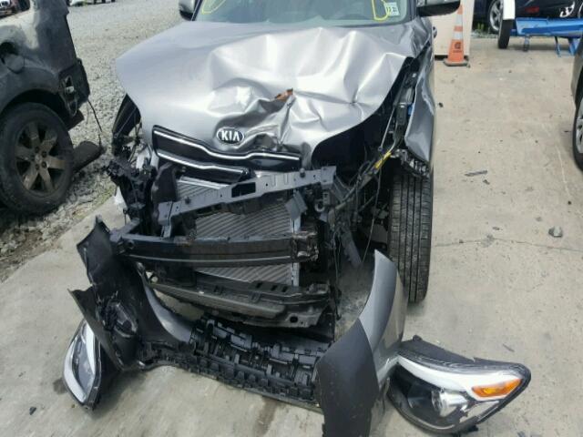 KNDJP3A51H7421403 - 2017 KIA SOUL + GRAY photo 9