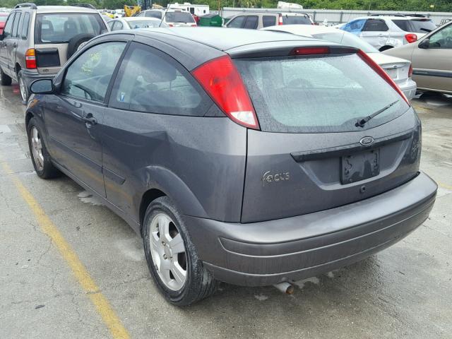 3FAFP31303R182177 - 2003 FORD FOCUS ZX3 GRAY photo 3