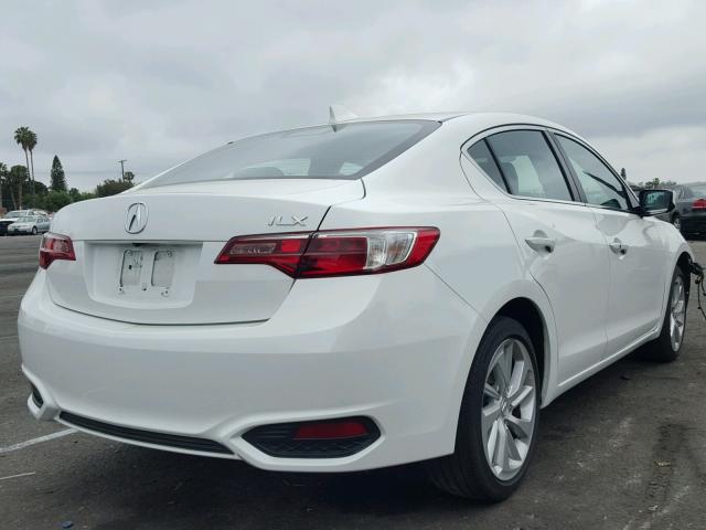 19UDE2F31GA026032 - 2016 ACURA ILX BASE WHITE photo 4