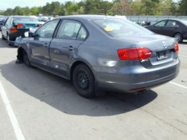 3VW2K7AJ1EM304345 - 2014 VOLKSWAGEN JETTA BASE 灰色 照片 3