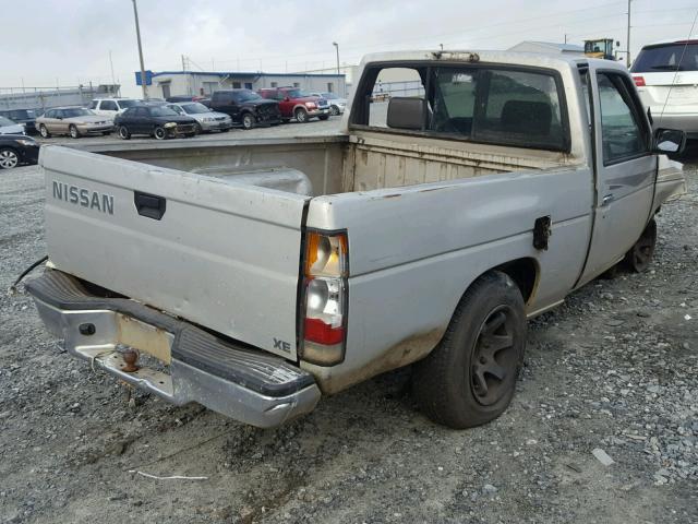 1N6SD11S0VC387560 - 1997 NISSAN TRUCK BASE SILVER photo 4