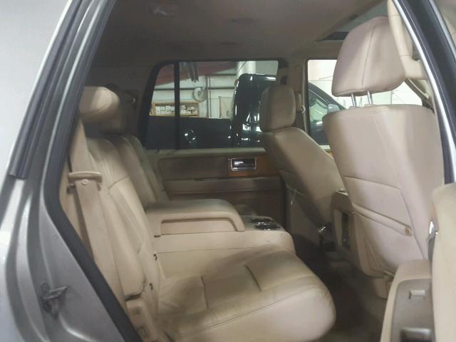 5LMFU28508LJ16084 - 2008 LINCOLN NAVIGATOR 灰色 照片 6