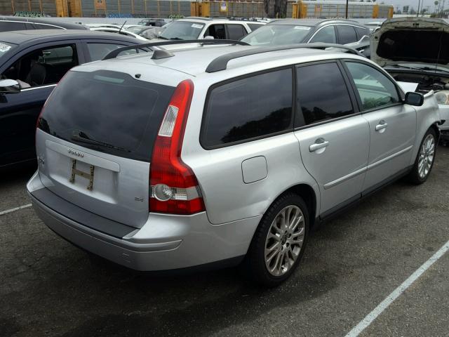 YV1MW390552111007 - 2005 VOLVO V50 2.4I SILVER photo 4