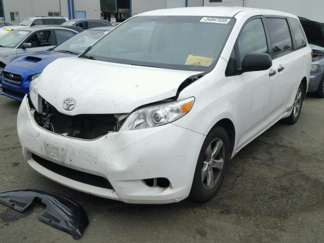 5TDZK3DC6FS596969 - 2015 TOYOTA SIENNA BAS WHITE photo 2