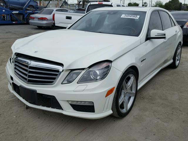 WDDHF7HB4AA129442 - 2010 MERCEDES-BENZ E 63 AMG WHITE photo 2